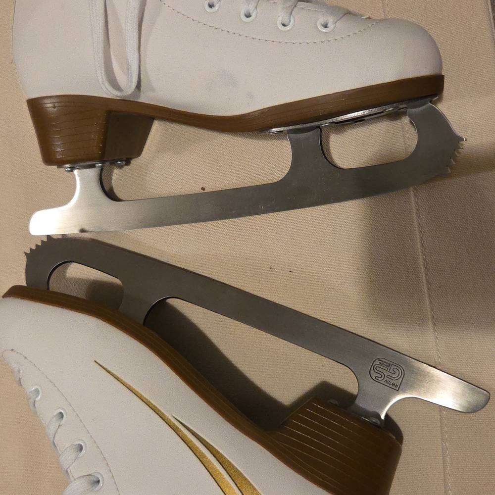 White and Gold Women's Skates - Picture 6 of 6